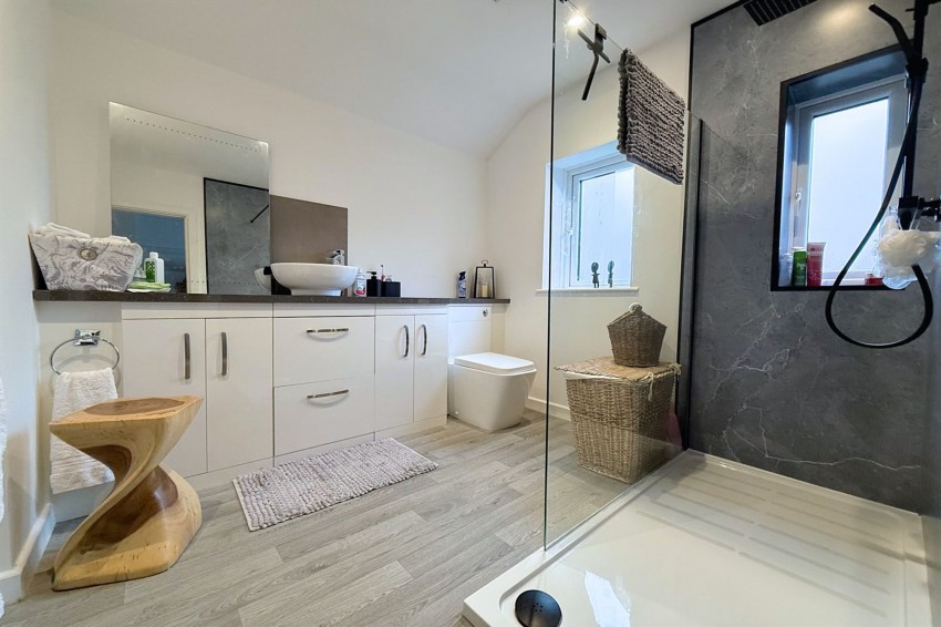 Images for Peover Avenue, Sale, M33