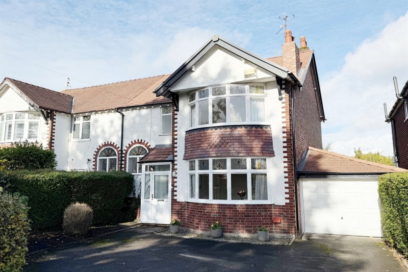 Moss Lane, Bramhall, SK7