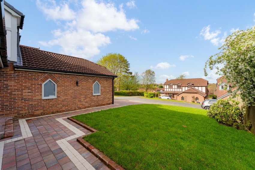 Images for Barnside Way, Macclesfield, SK10