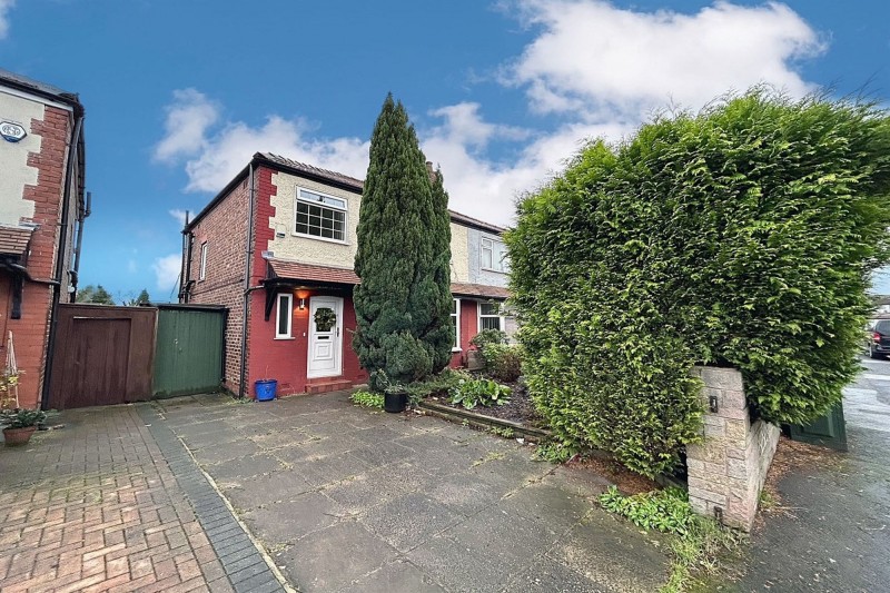 Mauldeth Road, Burnage, M19