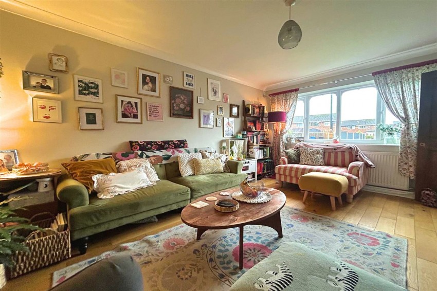 Images for Larchwood Close, Sale, M33