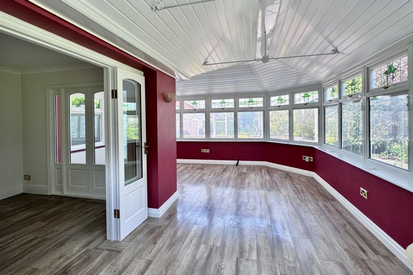 Images for Primrose Crescent, Glossop, SK13