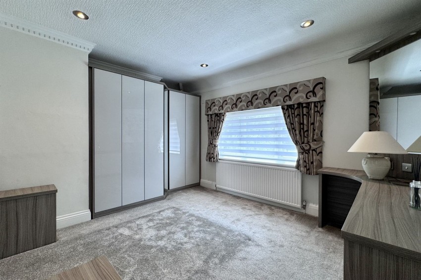 Images for Primrose Crescent, Glossop, SK13