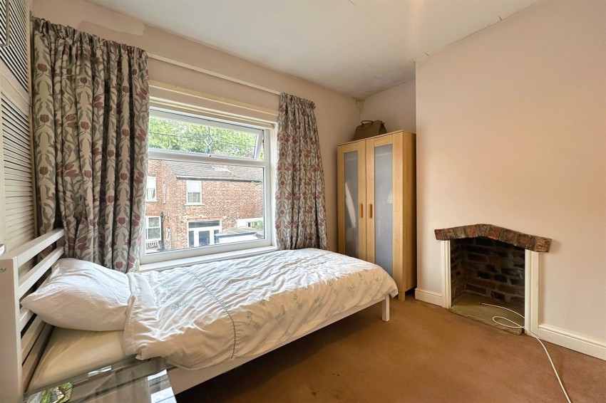 Images for Hyde Grove, Sale, M33