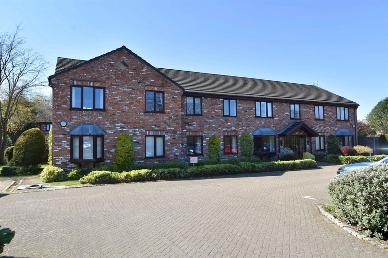 London Road, Holmes Chapel, CW4