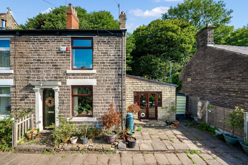 Mottram Road, Broadbottom, SK14