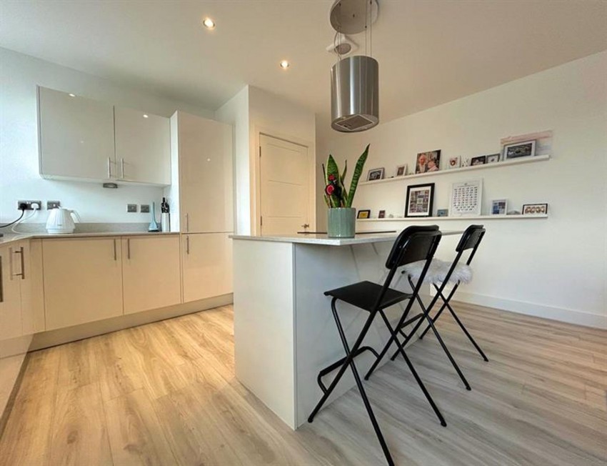 Images for Park Avenue, Sale, M33