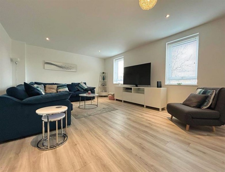 Images for Park Avenue, Sale, M33