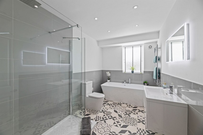 Images for 4 Old Chester Road, Helsby, WA6