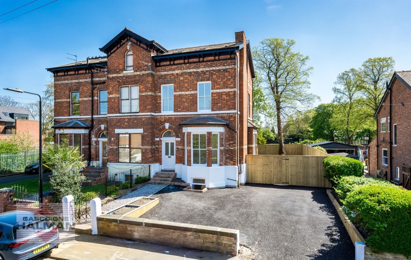 Highfield Avenue, Sale, M33