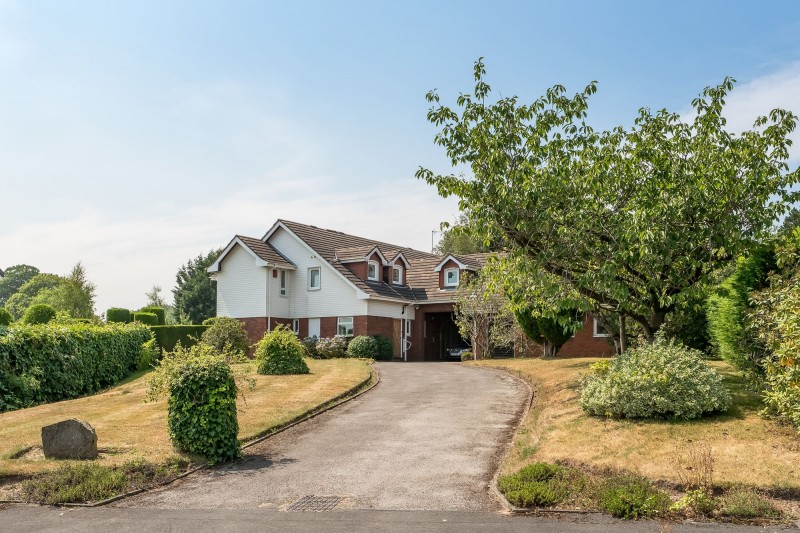 34 Willowmead Drive, Prestbury, SK10