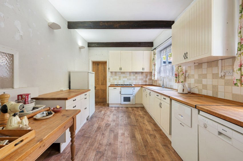 Images for Raglan Road, Sale, M33