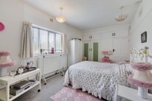 Images for Raglan Road, Sale, M33