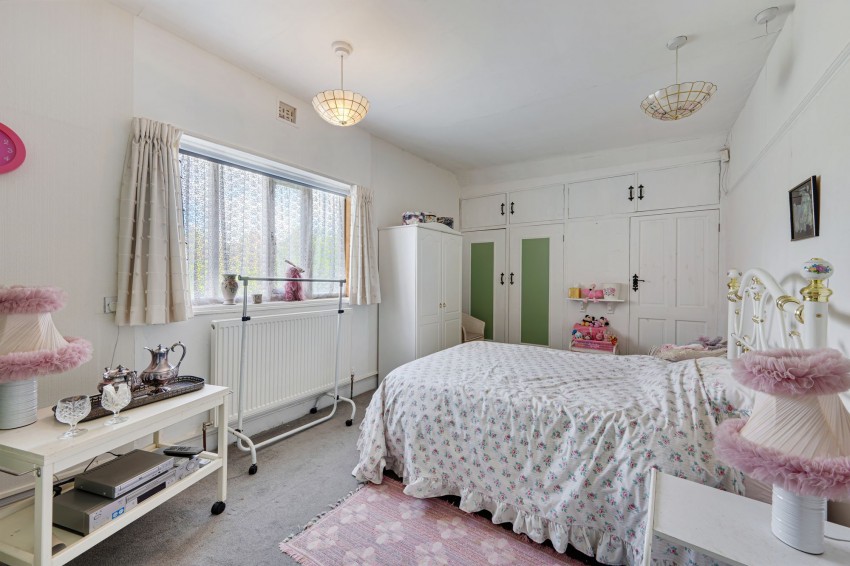 Images for Raglan Road, Sale, M33