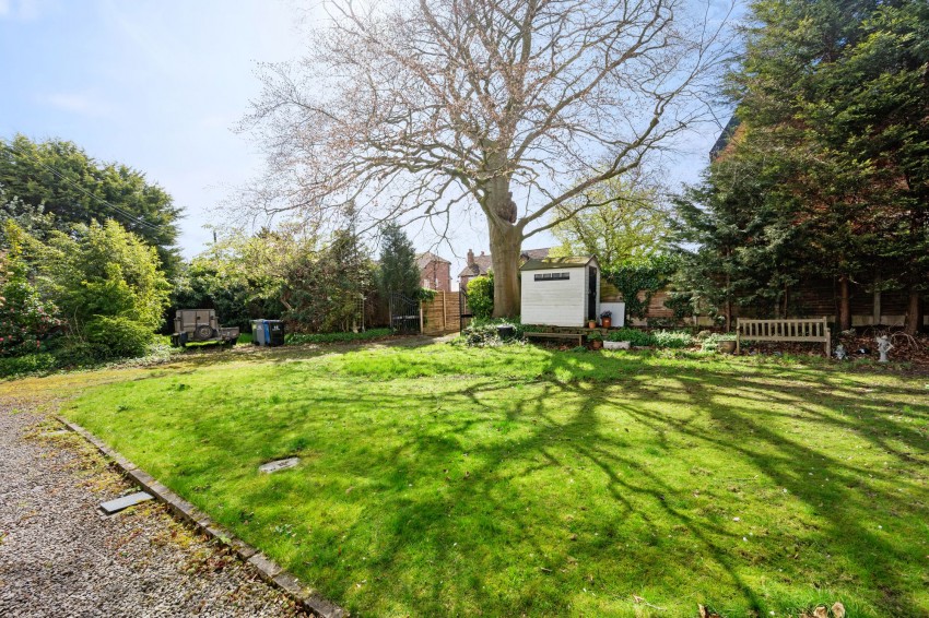 Images for Raglan Road, Sale, M33
