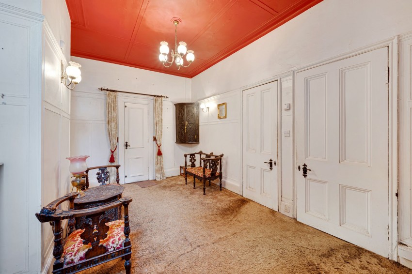 Images for Raglan Road, Sale, M33