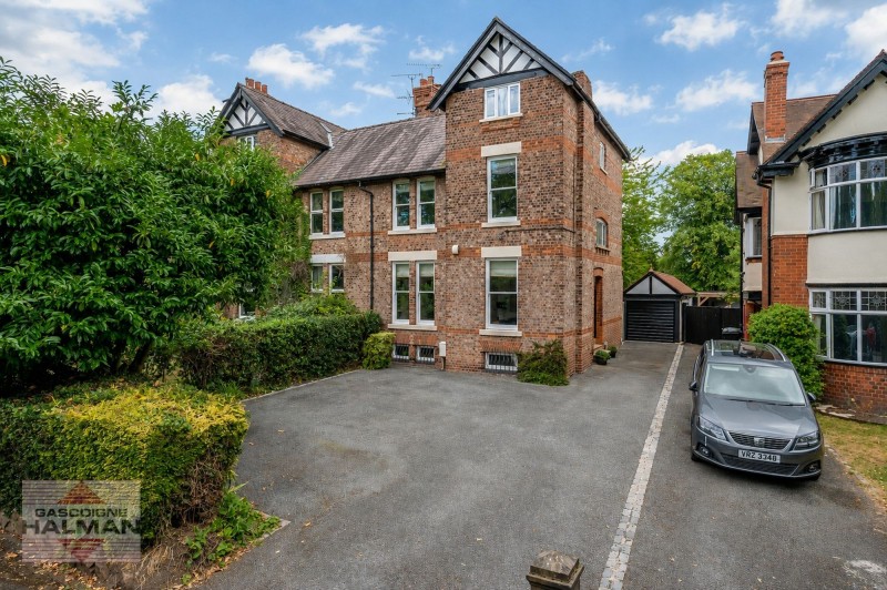 Harboro Road, Sale, M33