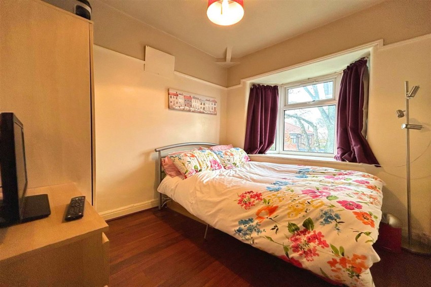 Images for Barnfield Crescent, Sale, M33