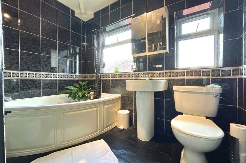 Images for Barnfield Crescent, Sale, M33