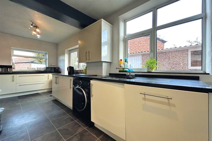 Images for Barnfield Crescent, Sale, M33