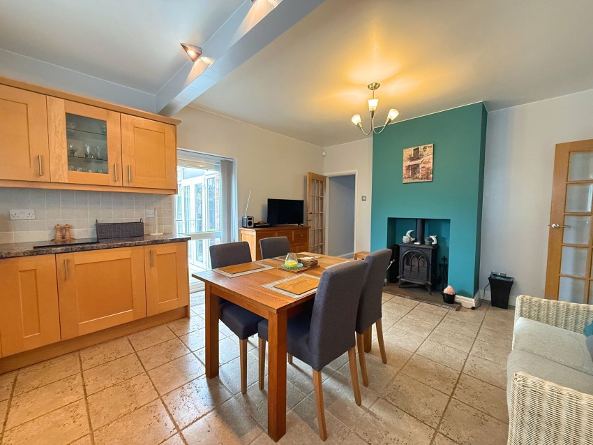 Images for Kendal Avenue, Sale, M33