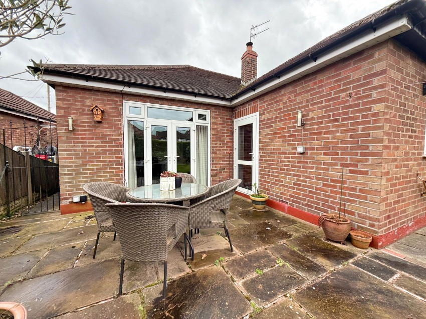 Images for Kendal Avenue, Sale, M33