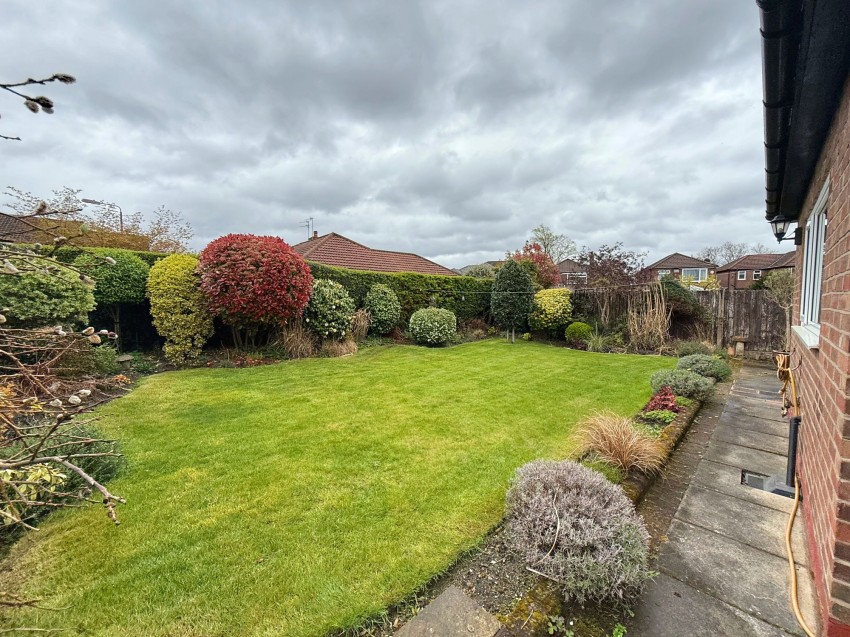 Images for Kendal Avenue, Sale, M33
