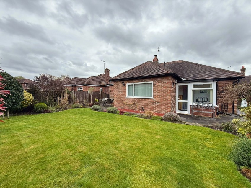 Images for Kendal Avenue, Sale, M33