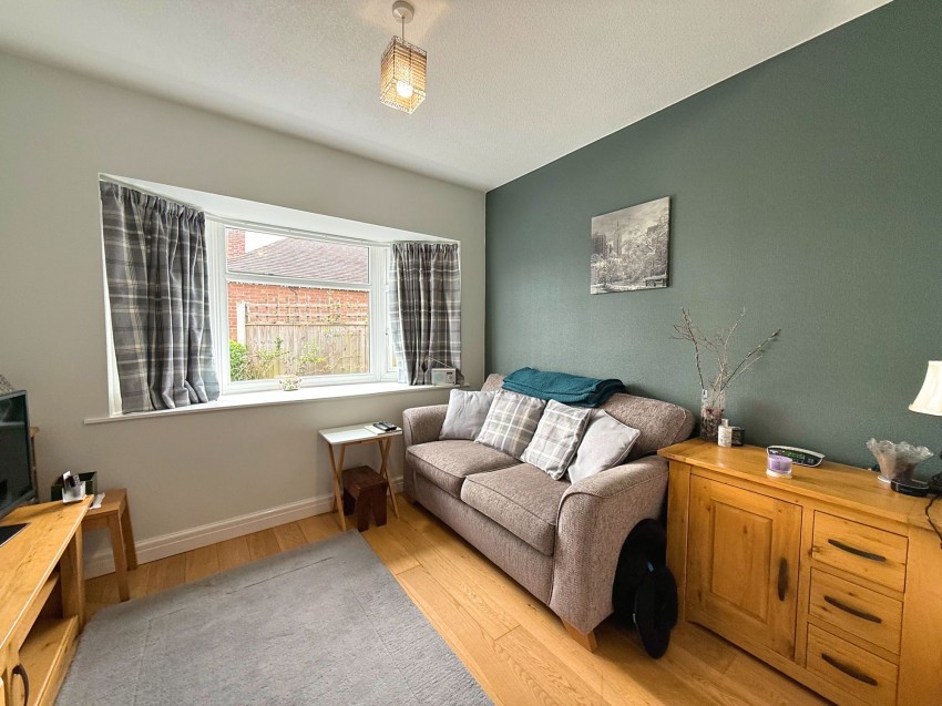 Images for Kendal Avenue, Sale, M33