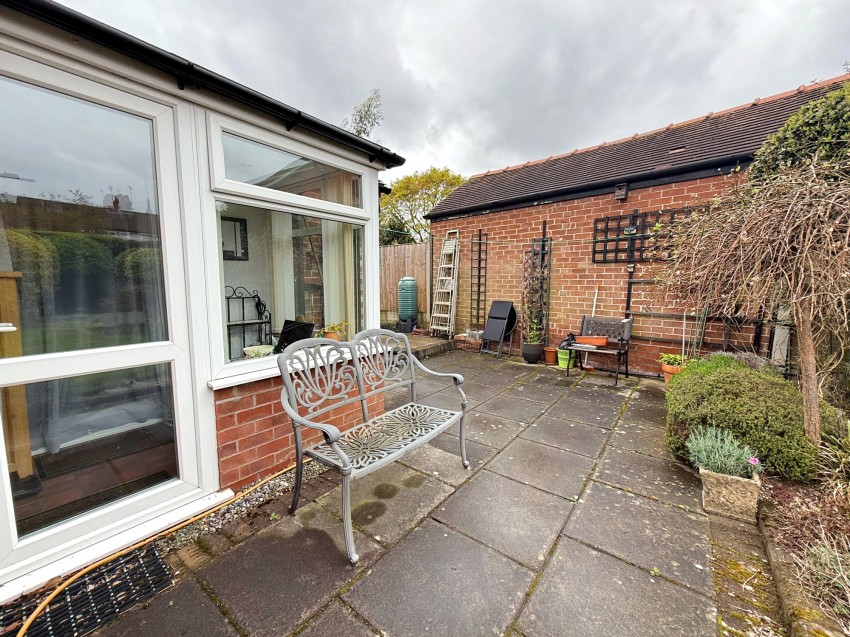 Images for Kendal Avenue, Sale, M33