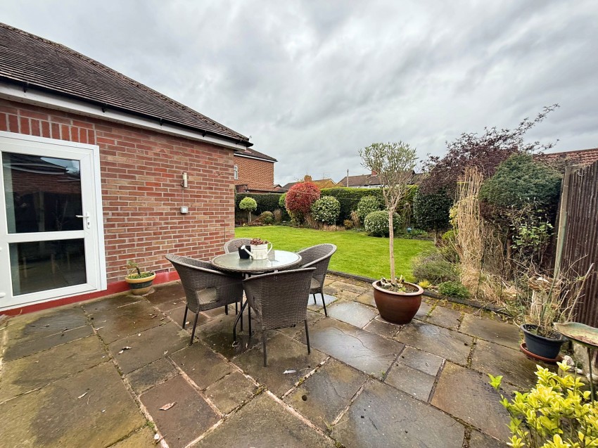 Images for Kendal Avenue, Sale, M33
