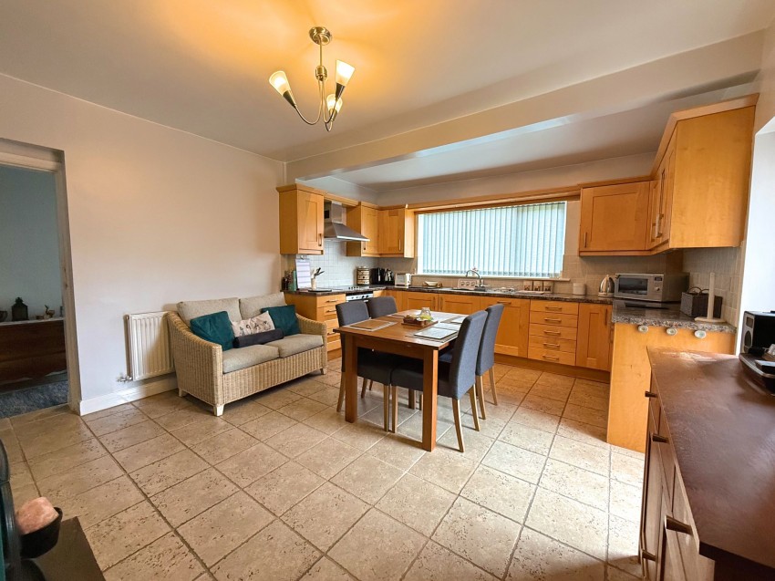Images for Kendal Avenue, Sale, M33