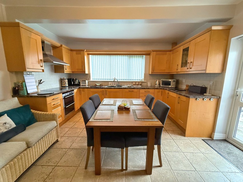 Images for Kendal Avenue, Sale, M33