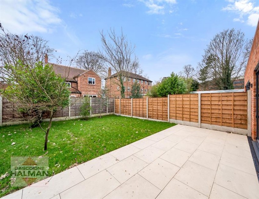 Images for Brooklands Crescent, Sale, M33