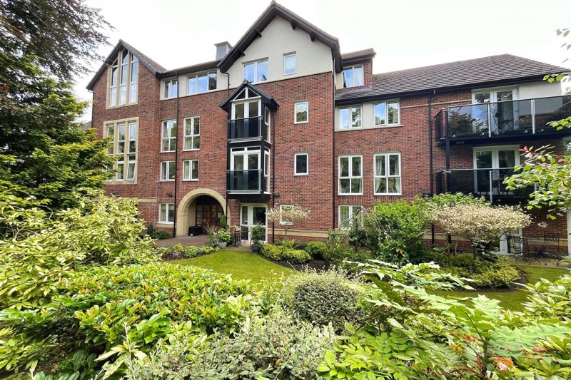 Oakfield, Sale, M33