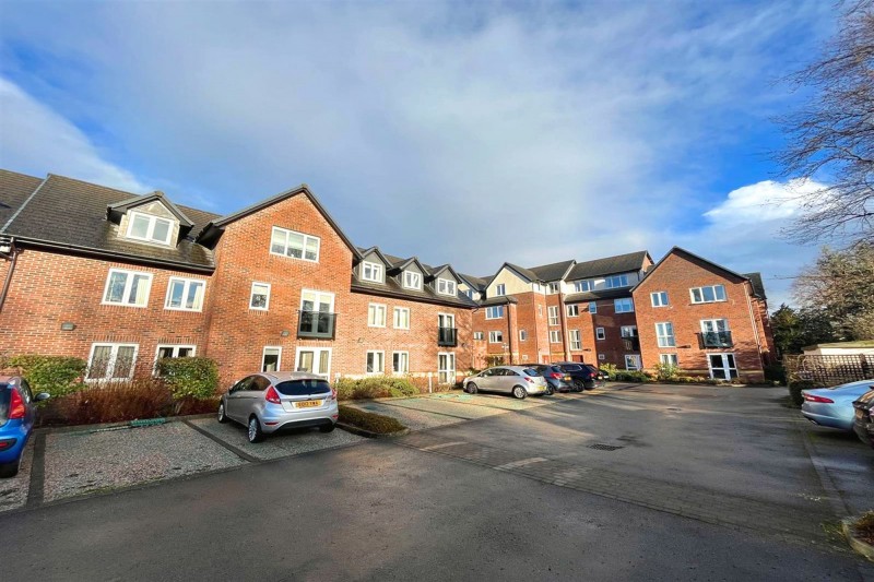 Oakfield, Sale, M33