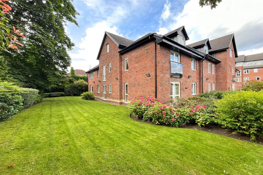 Images for Oakfield, Sale, M33