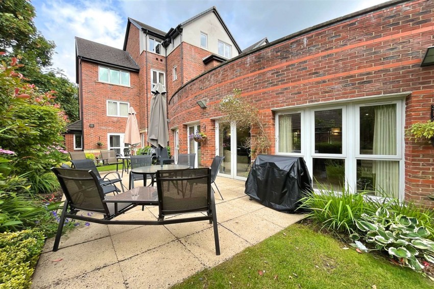 Images for Oakfield, Sale, M33