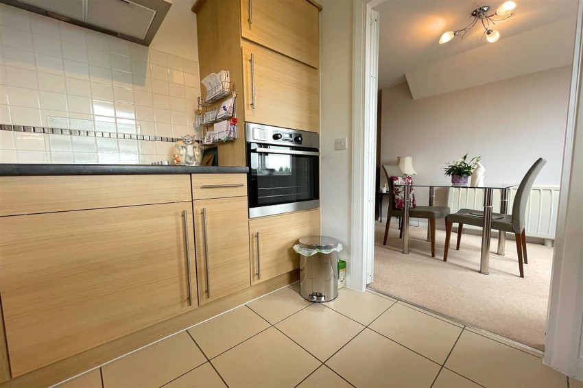 Images for Oakfield, Sale, M33