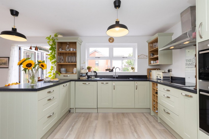 Images for Rue De Bohars, Tarporley, CW6