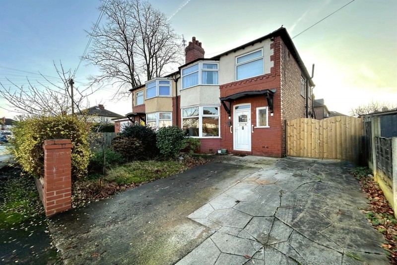 Woodville Drive, Sale, M33