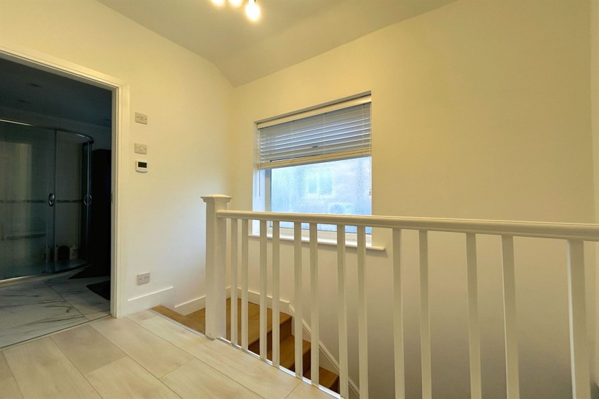 Images for Woodville Drive, Sale, M33