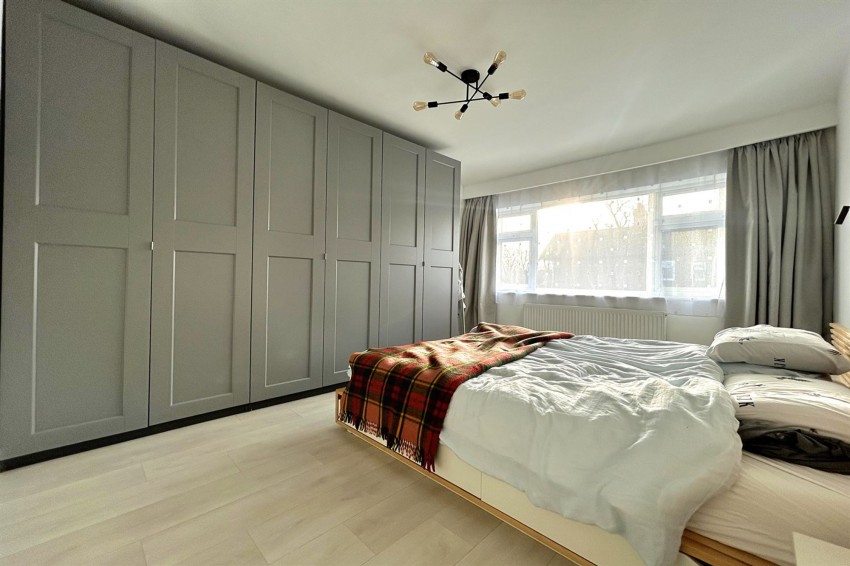 Images for Woodville Drive, Sale, M33