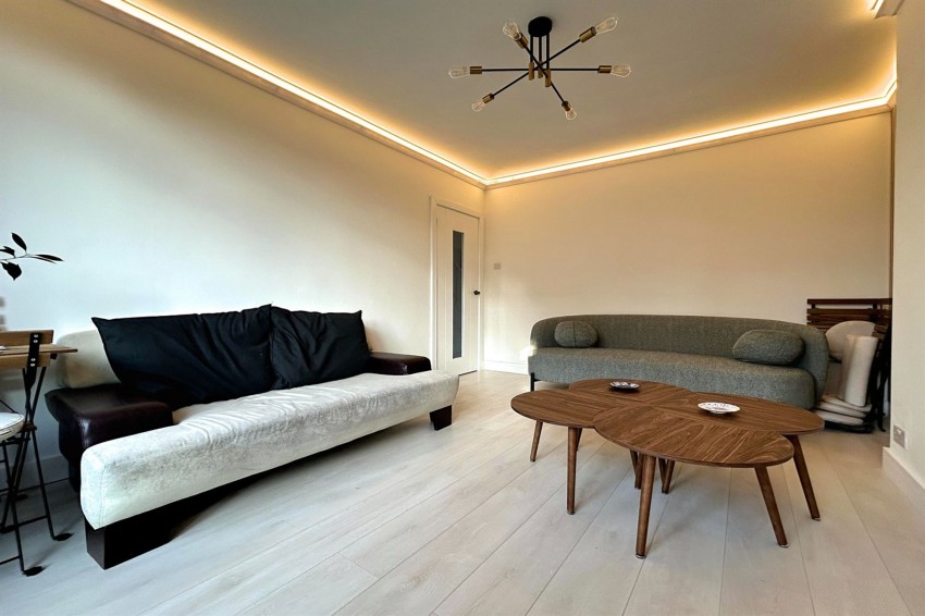Images for Woodville Drive, Sale, M33