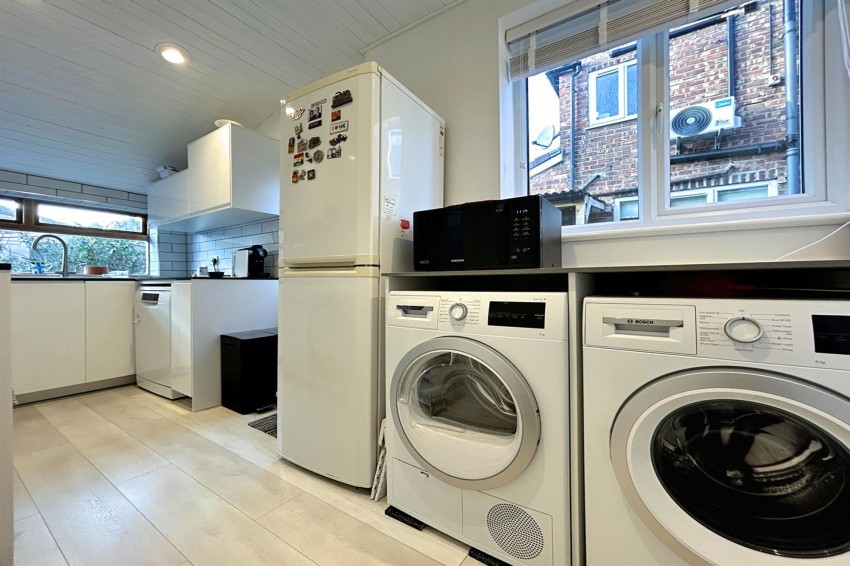 Images for Woodville Drive, Sale, M33