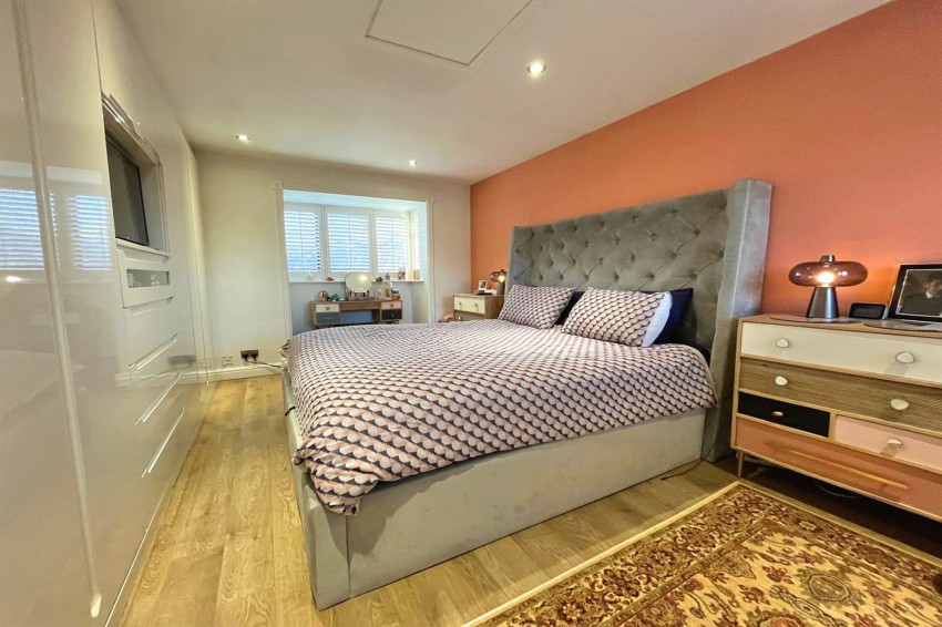 Images for Poolcroft, Sale, M33