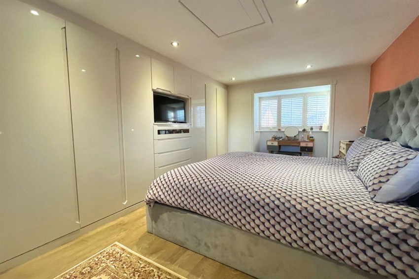 Images for Poolcroft, Sale, M33