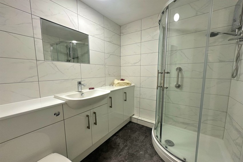 Images for The Avenue, Moss Manor, M33