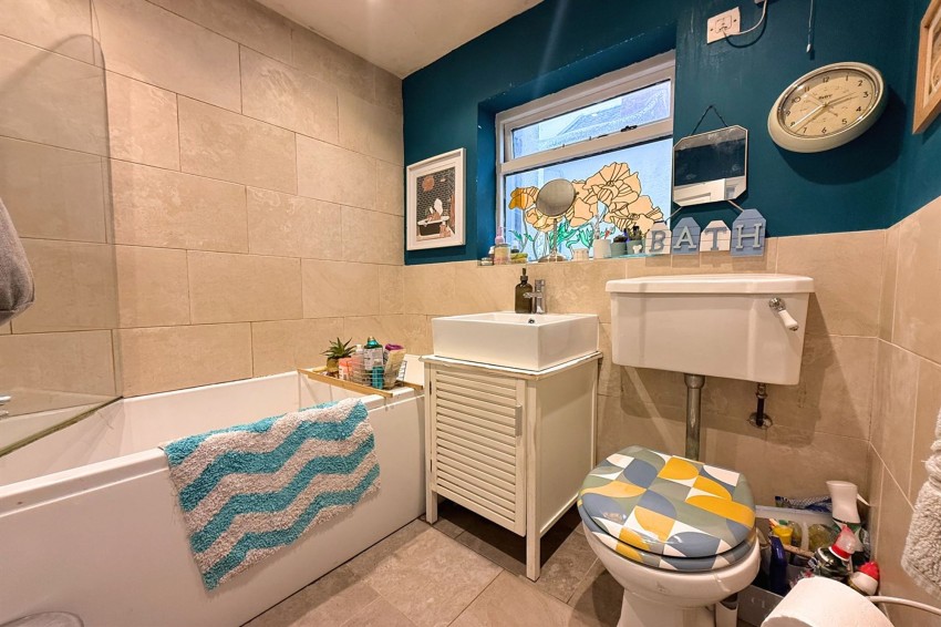 Images for Poplar Grove, Sale, M33