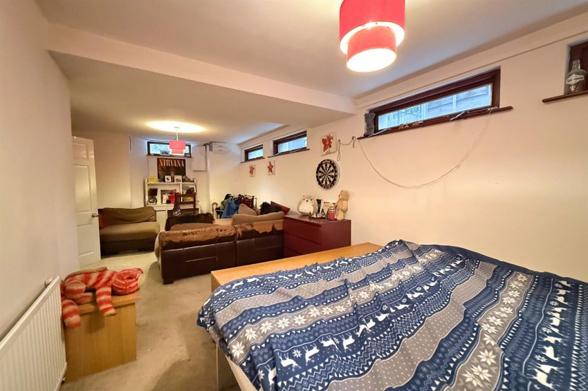 Images for Poplar Grove, Sale, M33